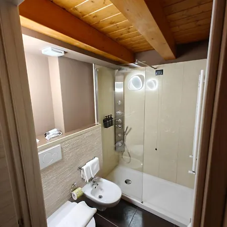 & Hotel 4*