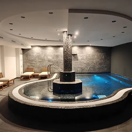 Отель & Ла-Тюйль